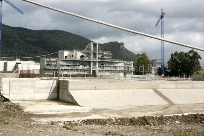 salerno : cantiere palazzetto dello sport chiuso