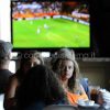 football_fans_watching_tv